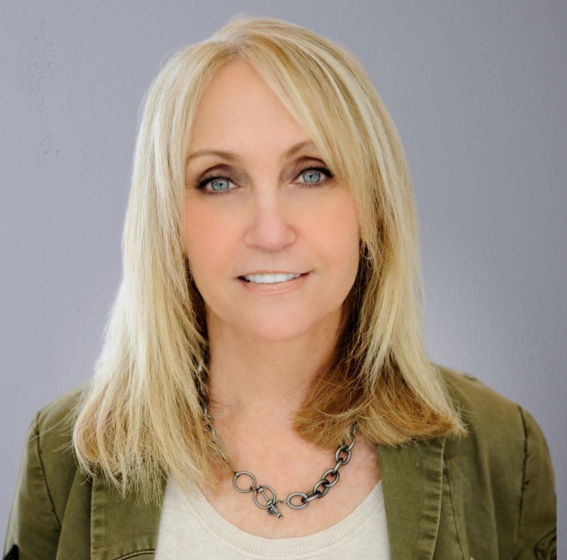 LT Bio Images (800x790px) -  Lori Winkler (800x790px)